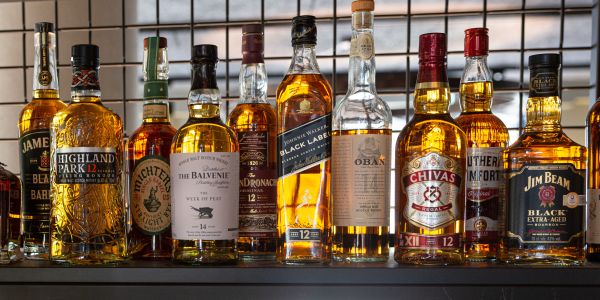 Umfangreiche Auswahl an verlesenen Whiskeys
